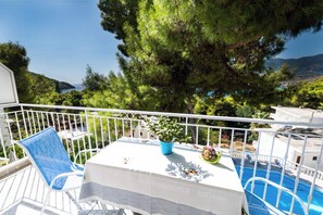 Classic Apartment | Terrace/patio - Lions Apartments  (Poros)