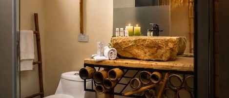 Combined shower/bathtub, jetted bath, hydromassage showerhead
