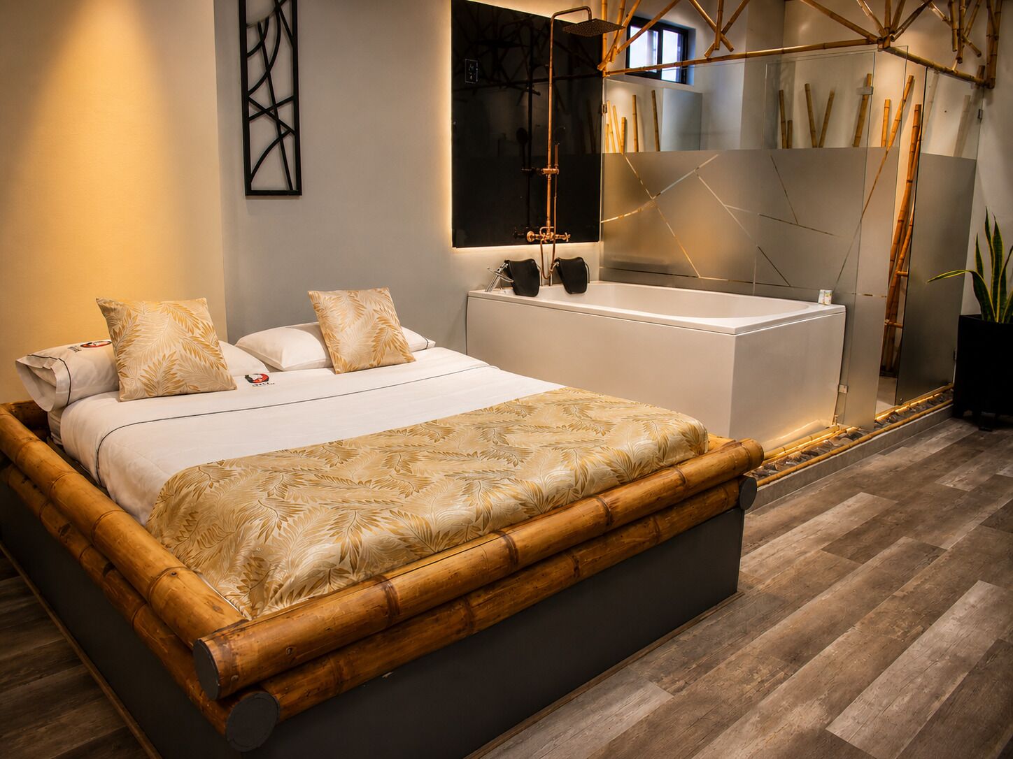Standard Room, 1 Queen Bed | Free WiFi, bed sheets