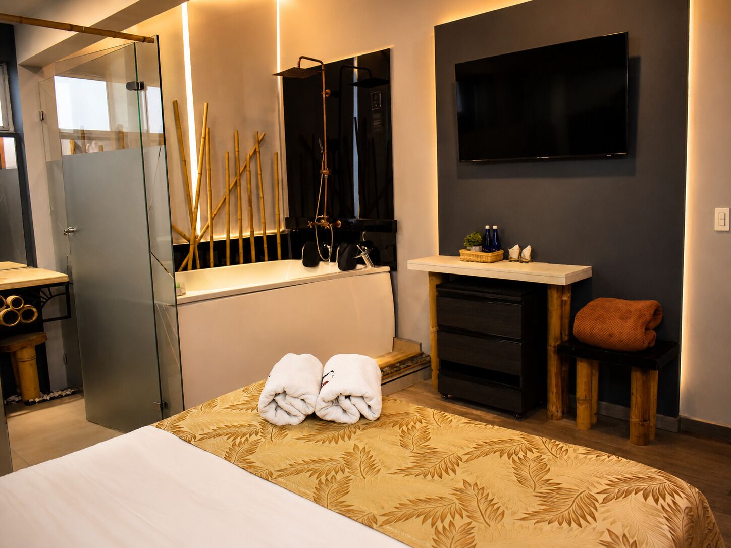 Private spa tub