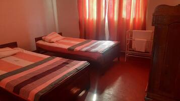 3 bedrooms, iron/ironing board, free WiFi, bed sheets