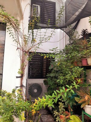 Property grounds - Peaceful Fully Furnished Spacious Home Imus Cavite (Imus)