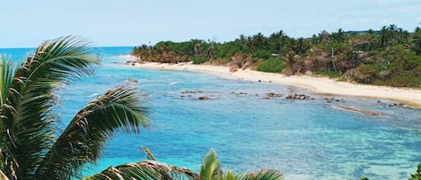 Sur la plage, sable blanc