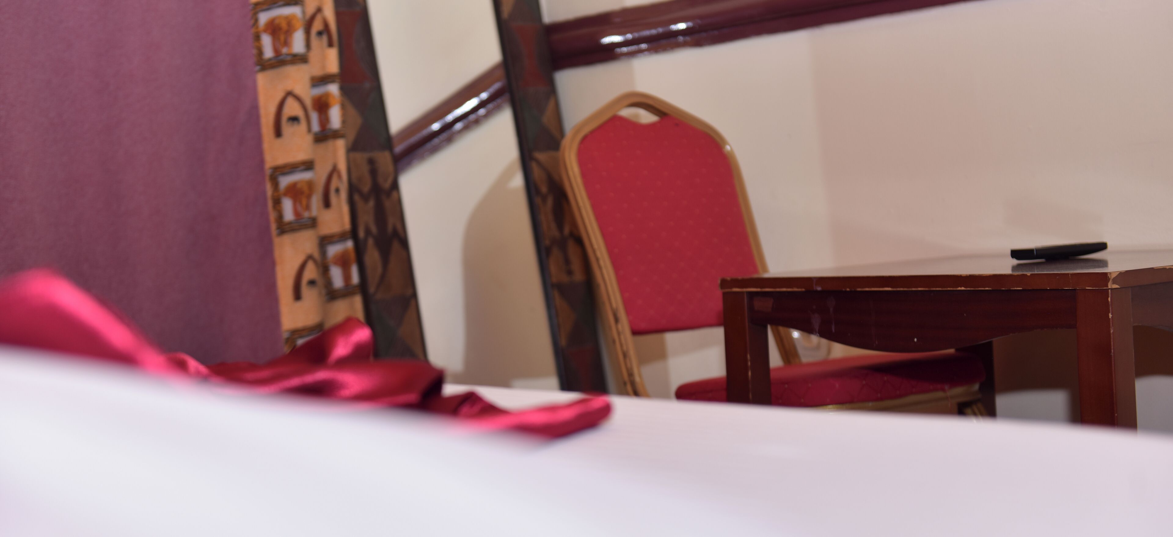 Economy-Zimmer | Bettwäsche aus ägyptischer Baumwolle, hochwertige Bettwaren