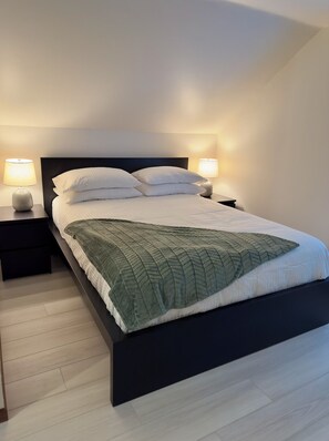 2 dormitorios, tabla de planchar con plancha, wifi gratis y ropa de cama