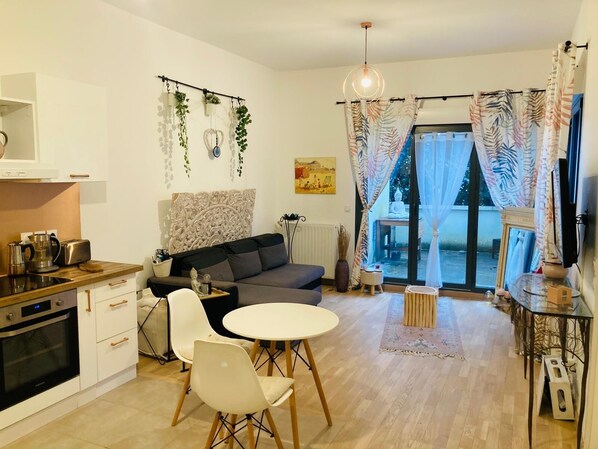 Living area - Appartement Avec Terrasse, Arena Paris sud (Clamart)