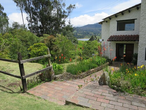 Hacienda Montecarlo con Privilegiada Vista al Embalse del Sisga