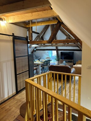 Smart TV, videogiochi, libri, impianto stereo