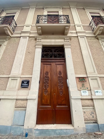 Front of property. B&B Hèlios