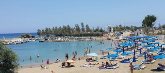 CHRIS'S KYKLADES HOLIDAY TOWNHOUSE BT02