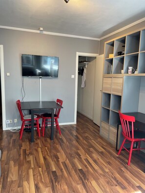 Dining - Cozy Studio Retreat (Vestland)