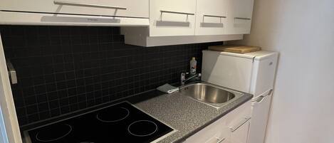 Fridge, oven