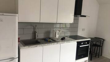 Rumah | Dapur pribadi | Lemari es, microwave, oven, dan kompor