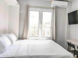 1 bedroom, in-room safe, desk, iron/ironing board