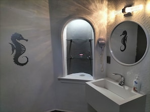 Shower, free toiletries, hair dryer, towels