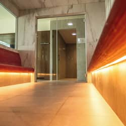 Couples treatment room(s), sauna, hot tub, steam room