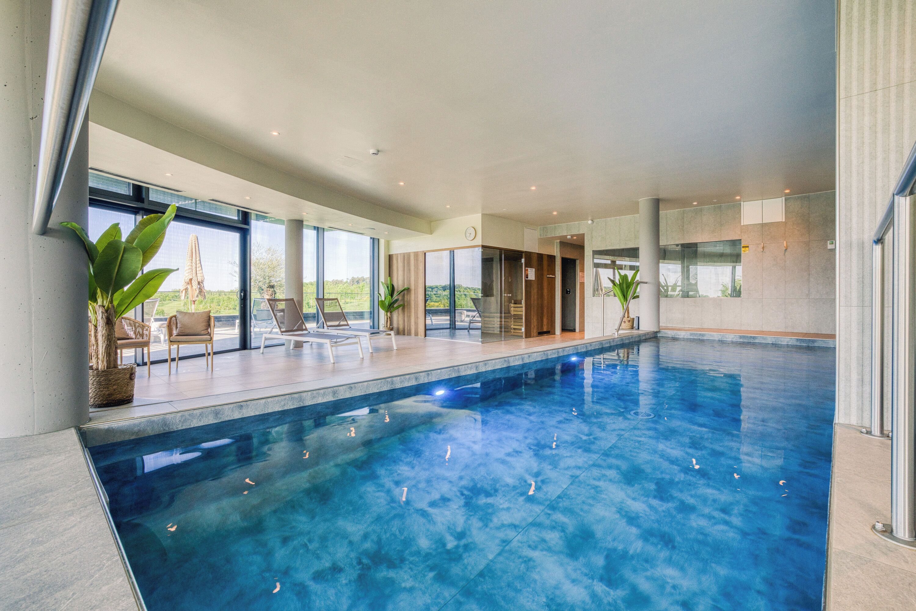 Behandelingskamers voor koppels, een sauna, een bubbelbad, een stoombad