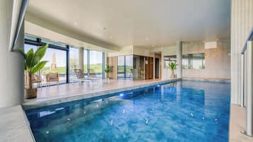 Behandelingskamers voor koppels, een sauna, een bubbelbad, een stoombad