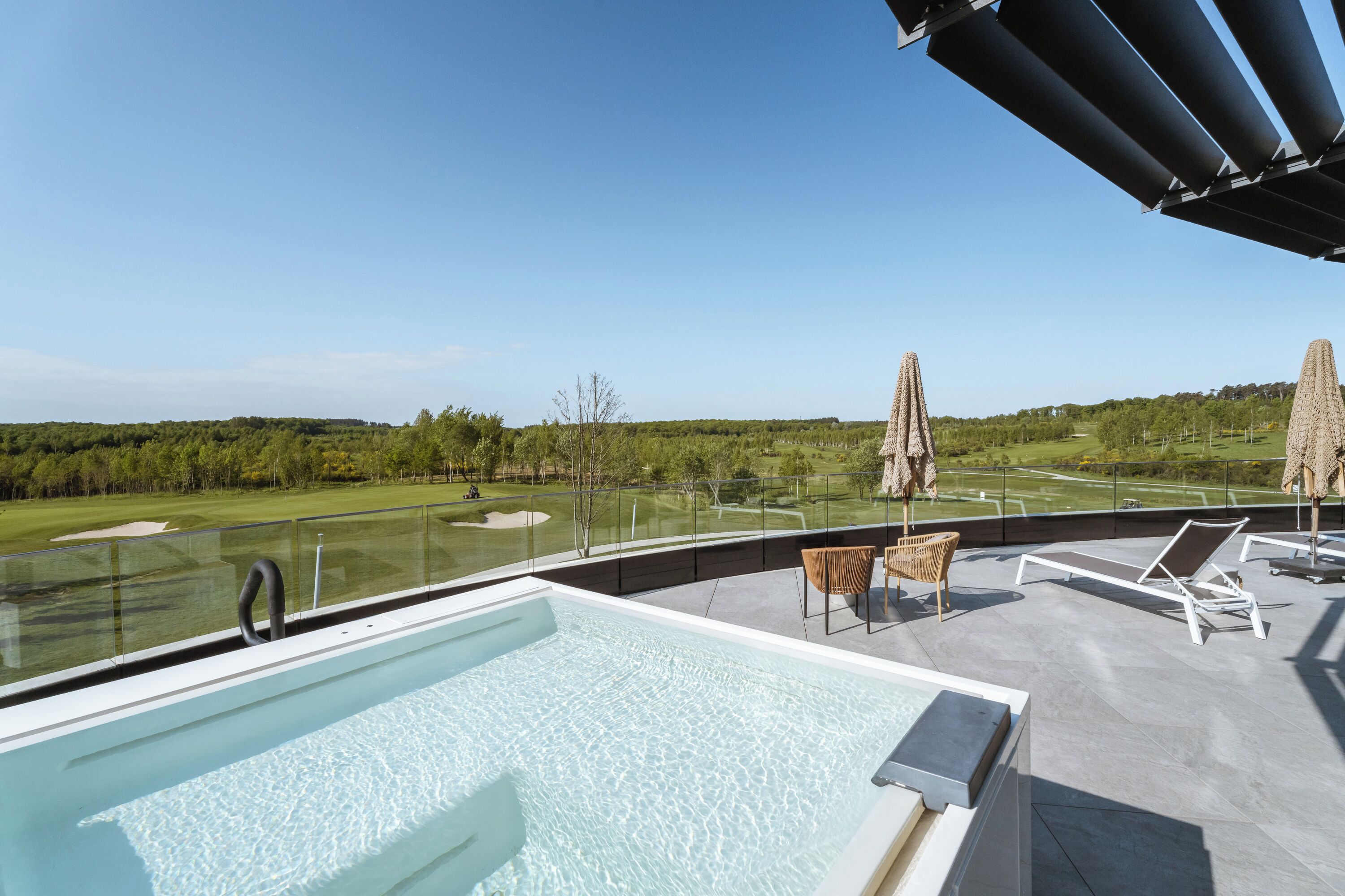 Bathtub spa outdoor