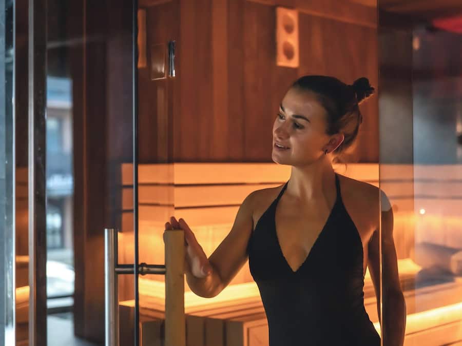 Couples treatment room(s), sauna, hot tub, steam room