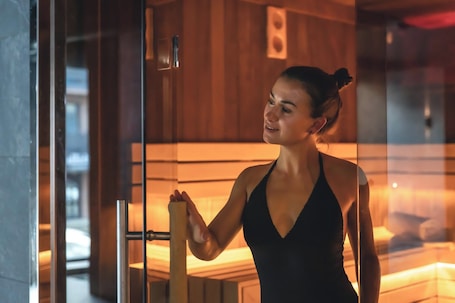 Couples treatment room(s), sauna, hot tub, steam room. Hotel du Bois d'Arlon