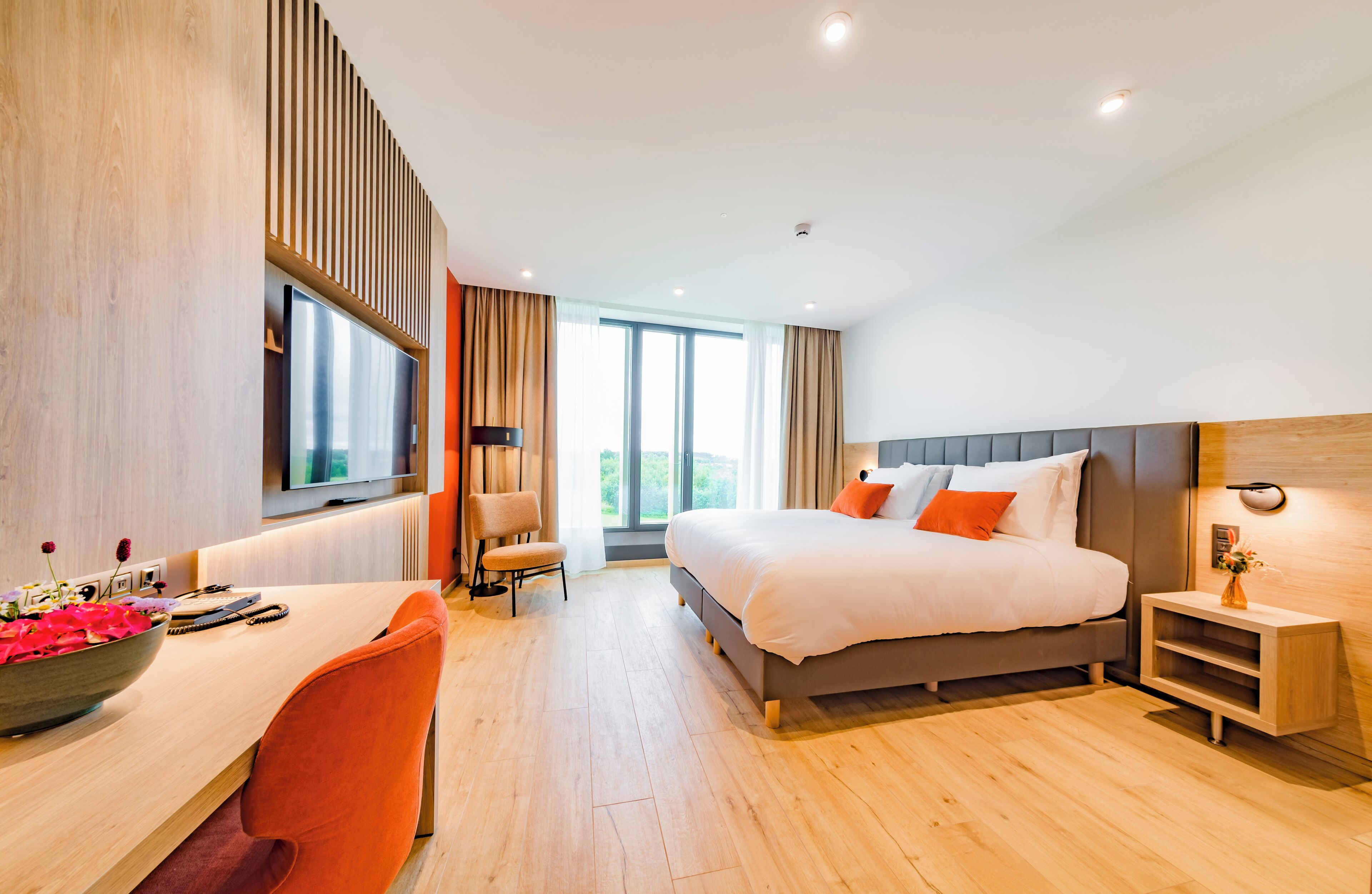 Superior Room | 1 bedroom, in-room safe, desk, laptop workspace