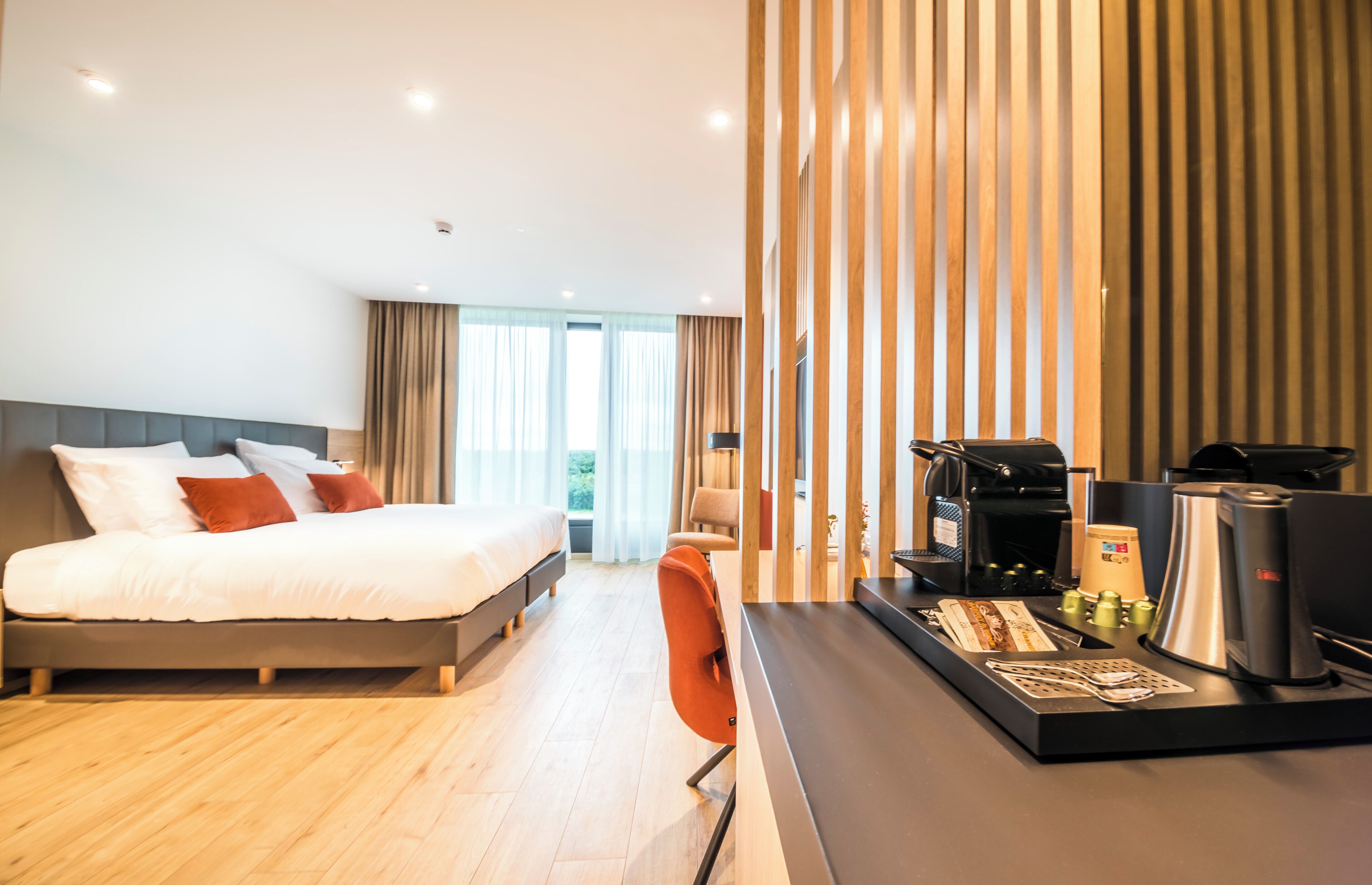 经典客房 | 1 多间卧室、客房内保险箱、办公桌、笔记本电脑工作区