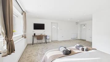 Apartment | 1 bedroom, iron/ironing board, free WiFi, bed sheets