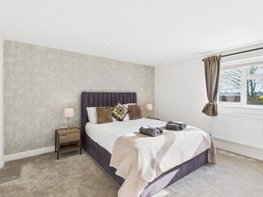 Apartment | 1 bedroom, iron/ironing board, free WiFi, bed sheets - Central Guest Room - En-suite, Parking (Birmingham)