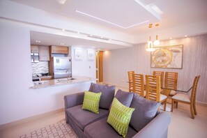 Deluxe Apartment, Sea View | Dining room - Xeliter Las Olas Juan Dolio (Guayacanes)