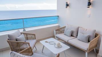 Premium-Apartment, 2 Schlafzimmer, Balkon, Meerblick | Balkon