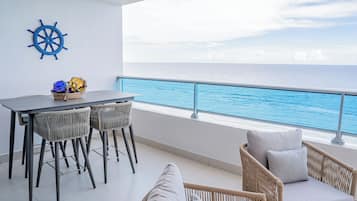 Appartement Premium, 2 chambres, balcon, vue océan | Vue depuis le balcon