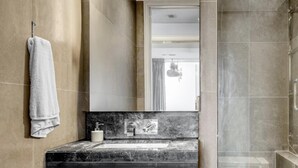 Ảnh chưa phân loại, 5 trong số 9 ảnh, nút