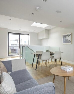 Apartment | Interior - Beautiful 2-bed Apartment Near Baker Street (London)