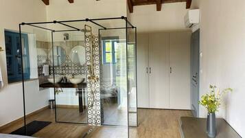 Villa | 3 bedrooms, iron/ironing board, free WiFi, bed sheets