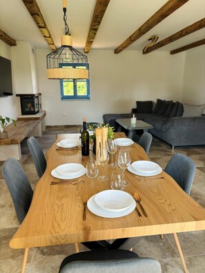 Villa | Dining - Luxury 5-star Villa With Private Saltwater Pool (Buje)