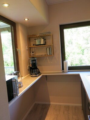 Mikrowelle, Ofen, Herdplatte, Geschirrspüler