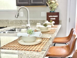 Dining - Modern Guest Suite in Tucson-Vail (Tucson)