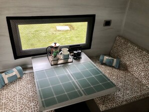 Interior - Camper La Meseta ¡vive la Experiencia de Hospedarte en un Carro Casa! (Cundinamarca)