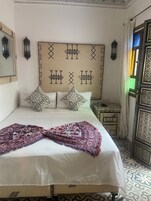 Ropa de cama de alta calidad, wifi gratis y ropa de cama 