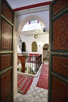 Ropa de cama de alta calidad, wifi gratis y ropa de cama 