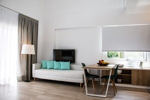 Fernseher, DVD-Player, Arbeitsbereiche