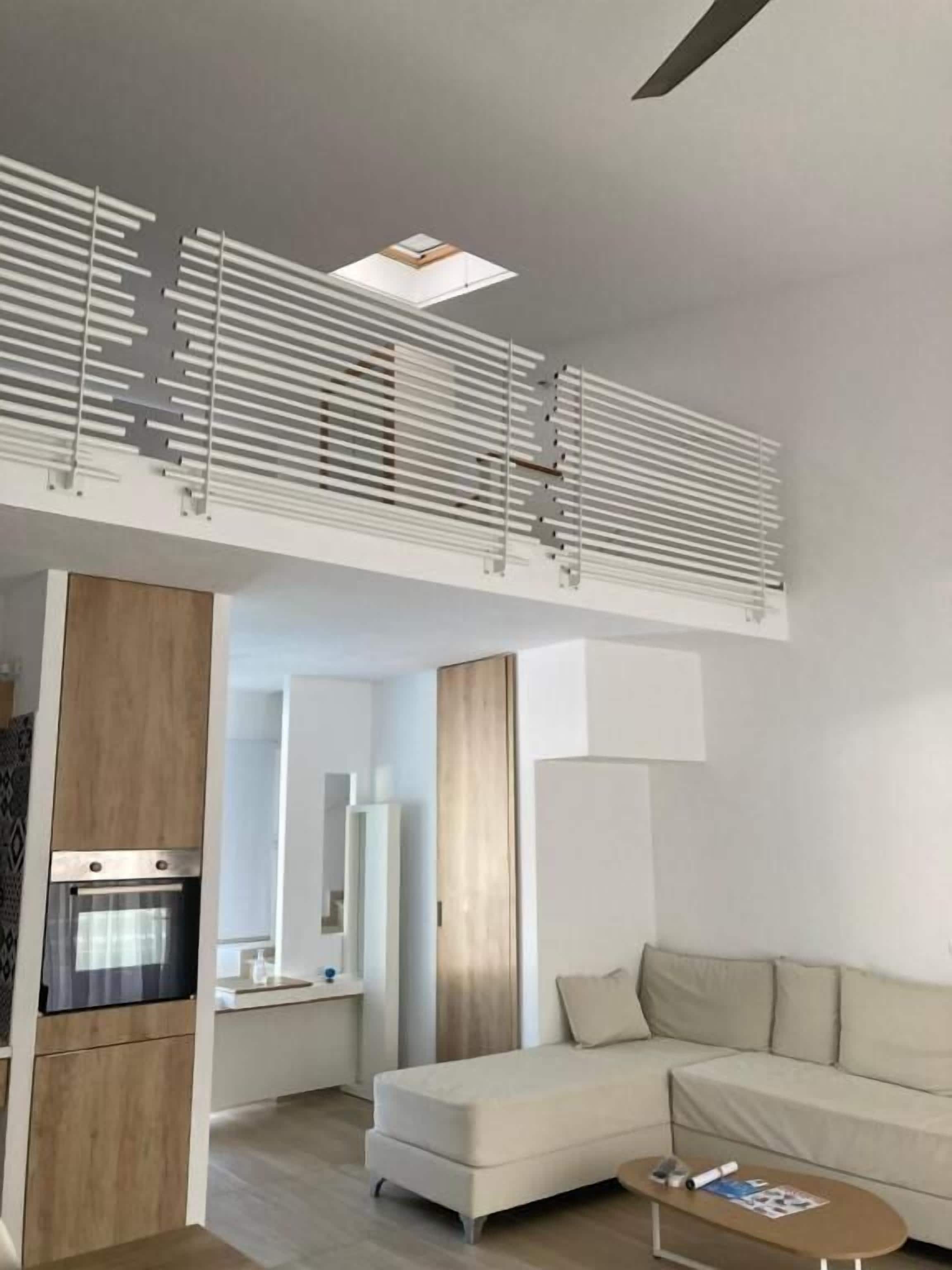 TV, lettore DVD, studio