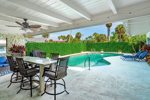 Pool - Pool Oasis 2 Blocks from Beach (Port Orange)