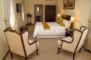 Deluxe Double Room, 1 Queen Bed, Non Smoking, Private Bathroom | Down duvets, individually decorated, individually furnished, desk
