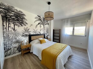 Iron/ironing board, WiFi, bed sheets