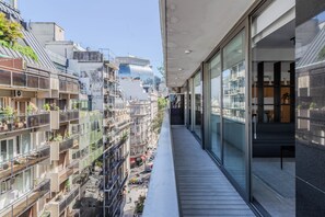 Deluxe Apartment, 1 Bedroom (906) | Balcony