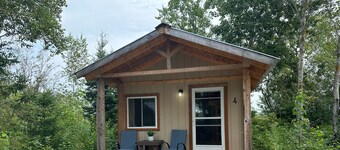 Cabin #4 centrally located to beaches, golfing and the Confederation Trail!