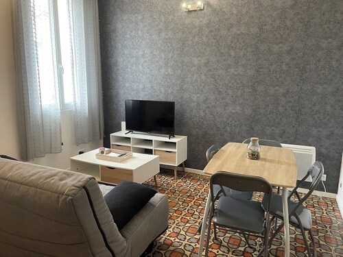 1 bedroom apartment in bã©ziers