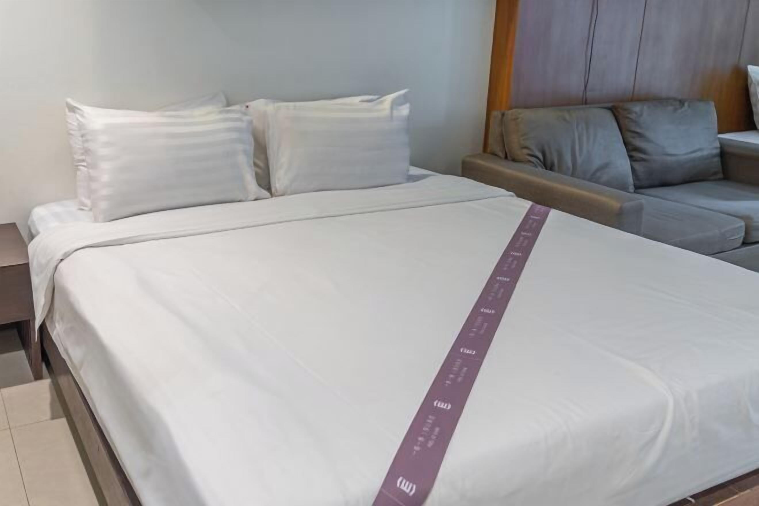 In-room safe, individually decorated, individually furnished, desk